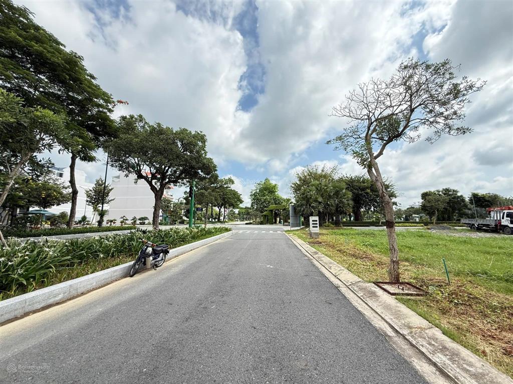 Cần bán lô đất kđt năm sao 99m2 giá 2ty7 ( bớt lộc)  0931 112 *** ngân