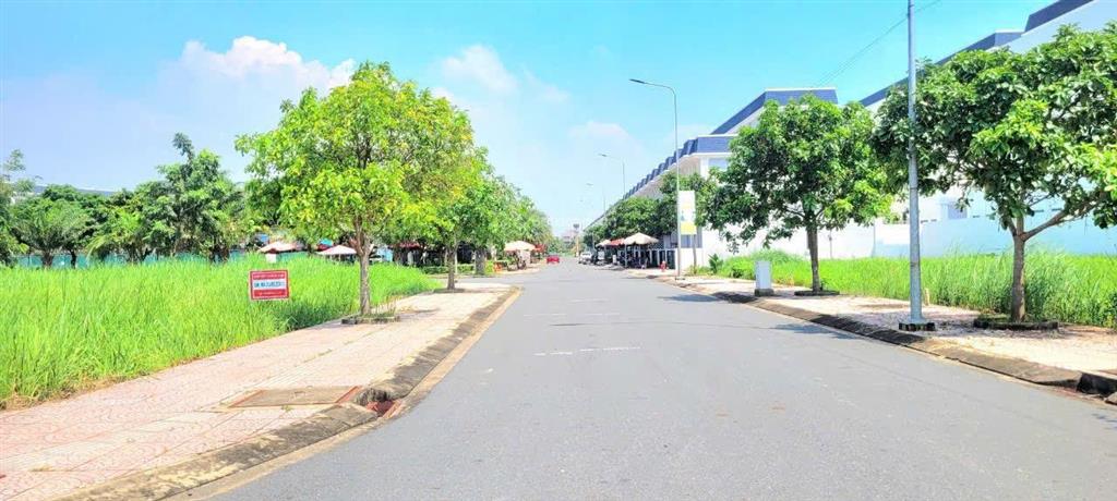 Cắt lỗ cần bán lô đất the sol tại long thượng, cần giuộc, long an. 75m2 giá 2,3 tỷ.  0931 112 ***