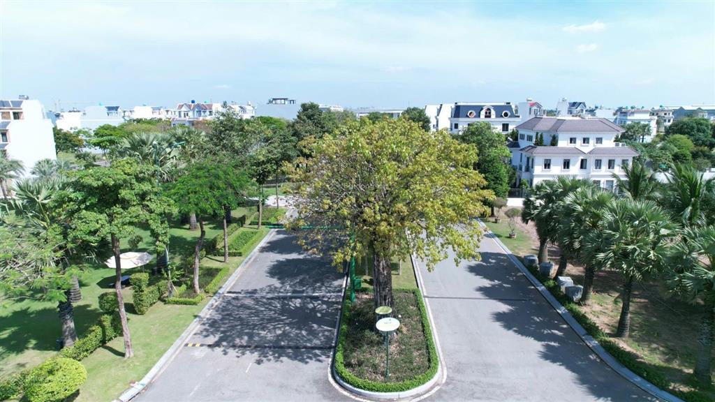 Cần bán lô góc ngay bệnh viện trong kđt năm sao 127m2, giá 3ty980 (bớt lộc)  0931 112 *** ngân