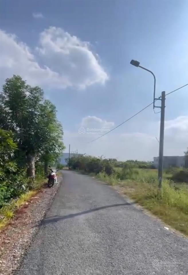 Bán lô đất tại phước hậu, cần giuộc, 1200m2 giá 5tỷ5 (thương lượng).  0931 112 *** ngân