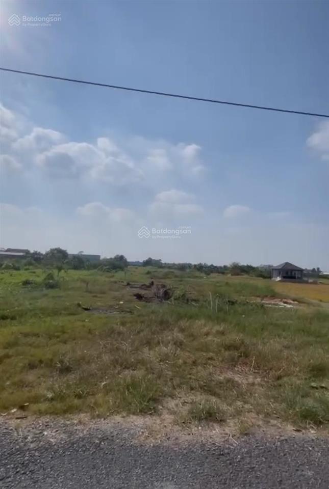 Bán lô đất tại phước hậu, cần giuộc, 1200m2 giá 5tỷ5 (thương lượng).  0931 112 *** ngân