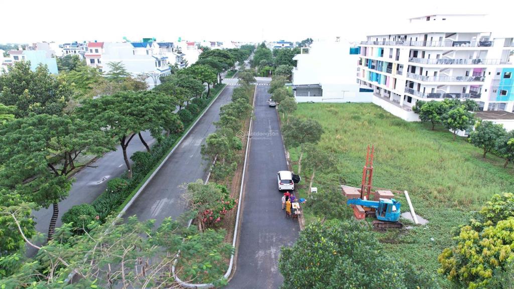 Bán lô góc trong kđt năm sao 141m2 giá 4ty6 (thương lượng nhẹ)  0931 112 *** ngân
