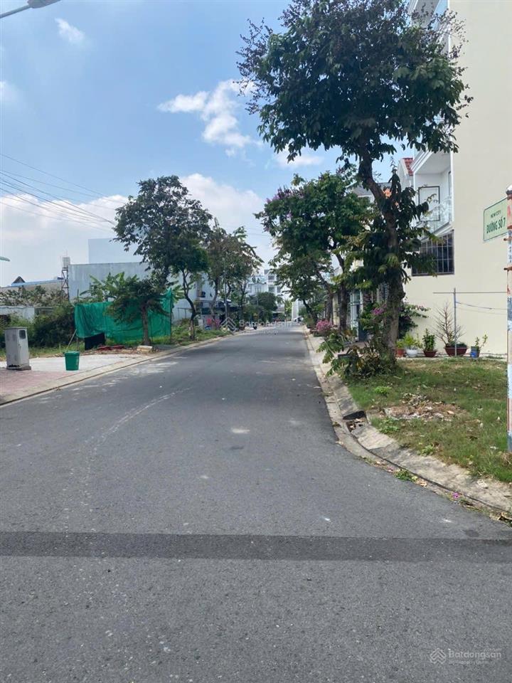Cầm bán căn nhà mới tại kđt năm sao 250m2. giá 3tỷ950 (thương lượng).  0931 112 *** ngân