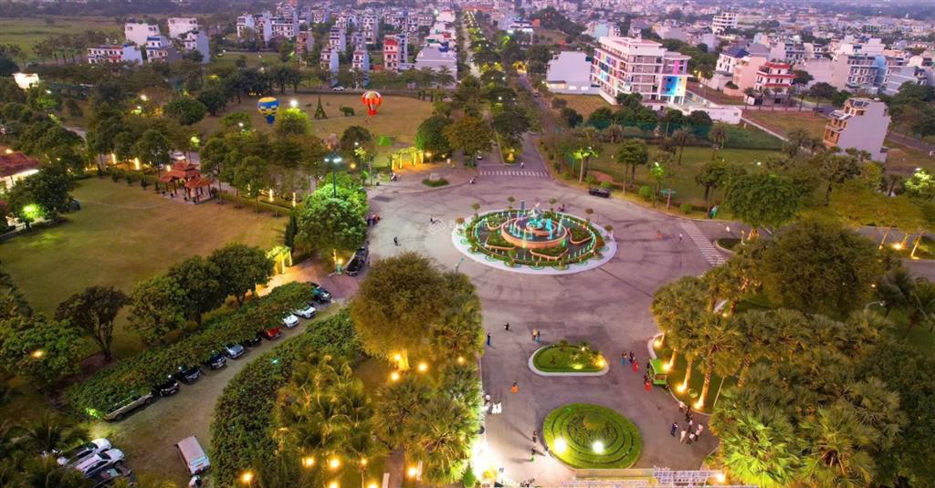 Cần bán lô đất mặt tiền đường d1 giá 2ty9 (bớt lộc) tại kđt năm sao, 100m2.  0931 112 *** ngân