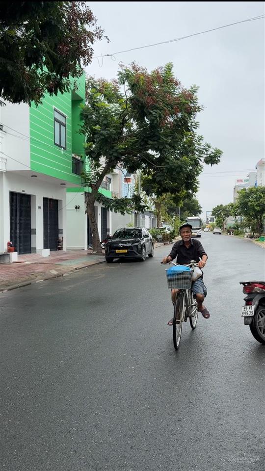 Cần bán lô mặt tiền kđt năm sao 105m giá 3 tỷ 5 (thương lượng)  0931 112 *** ngân