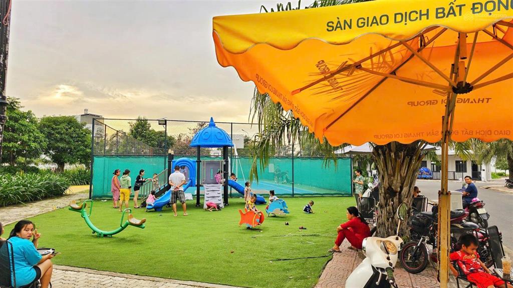 Bán lô đất kđt the sol trục đường 22m giá 2ty850 diện tích 100m  0931 112 *** ngân