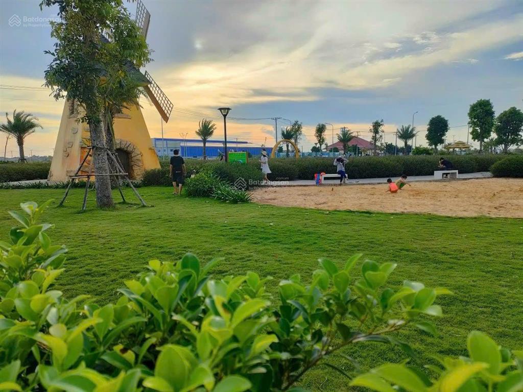 Cần bán lô mặt tiền 50m tại kđt the sol city giá 3tỷ550 (thương lượng)  0931 112 *** ngân