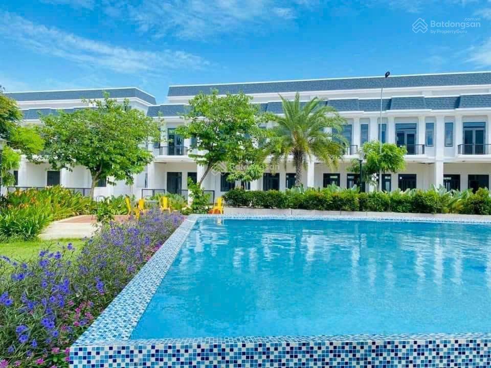 Cần bán căn nhà trong kđt the sol city 127m2, giá 3,250 (thương lượng).  0931 112 *** ngân