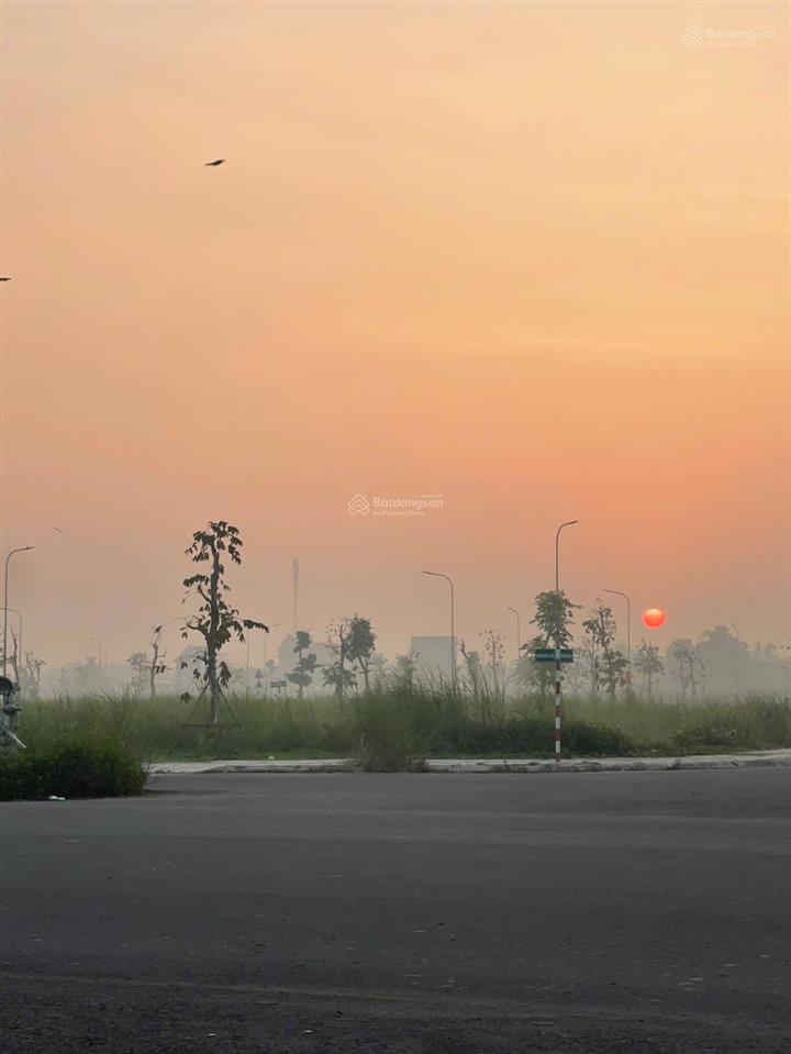Bán lô góc kđt the sol city 195m2 giá 5ty9 (thương lượng)  o931112822 ngân