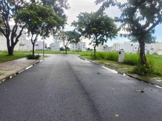Cần bán lô đất tại kđt năm sao, 300m2 giá 7ty3 (thương lượng)  o931112822 ngân