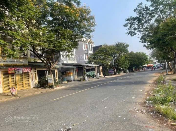 Cần bán lô biệt thự 250m2 giá 7ty3 tại kdc an phú tây.  0931 112 *** ngân