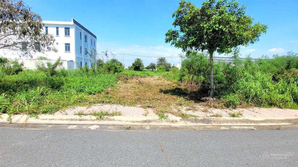 Cần bán lô kđt thessol city 100m2 giá 2ty690 ( bớt lộc) tai long thượng, la.  o931112822 ngân