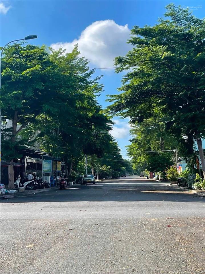 Bán lô góc 2 mặt tiền đường lớn 137m2 giá 7 tỷ 8 (thương lượng) tại kdc an phú tây.  0931 112 ***