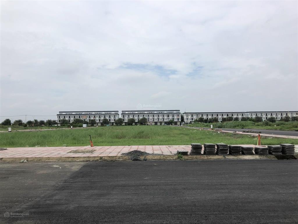 Bán lô đất tại kđt the sol 100m2 giá 2 tỷ 6 (thương lượng).  0931 112 *** ngân