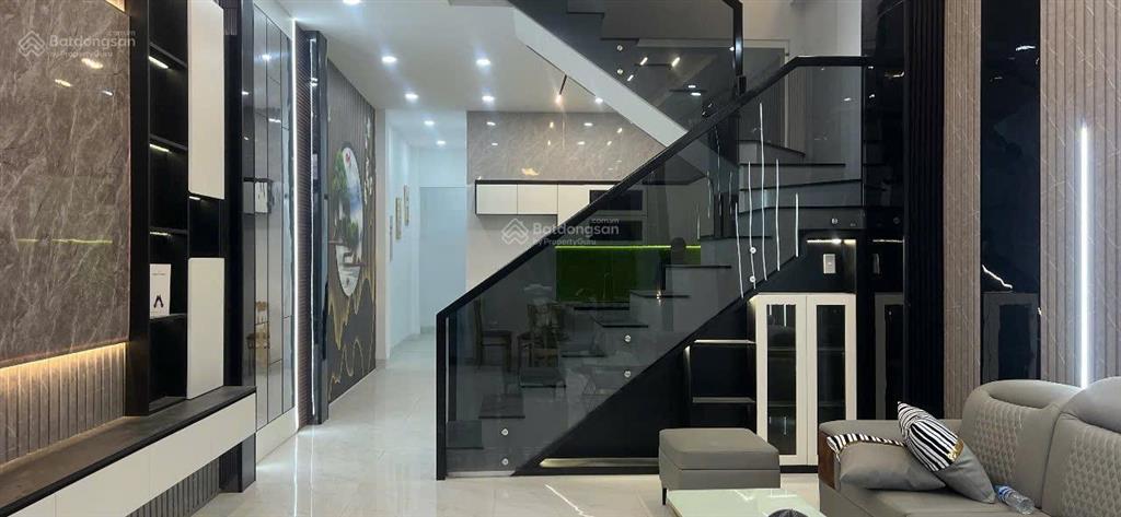 Bán gấp căn nhà tại long hoà, cần đước. giá 2ty250 tl. 140m2  0931 112 *** ngân