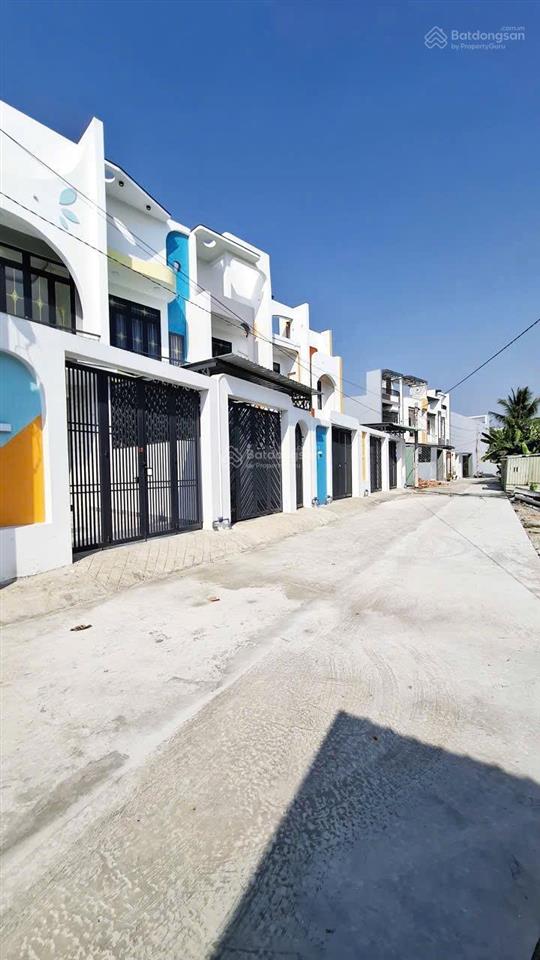 Bán gấp căn nhà tại long hoà, cần đước. giá 2ty250 tl. 140m2  0931 112 *** ngân