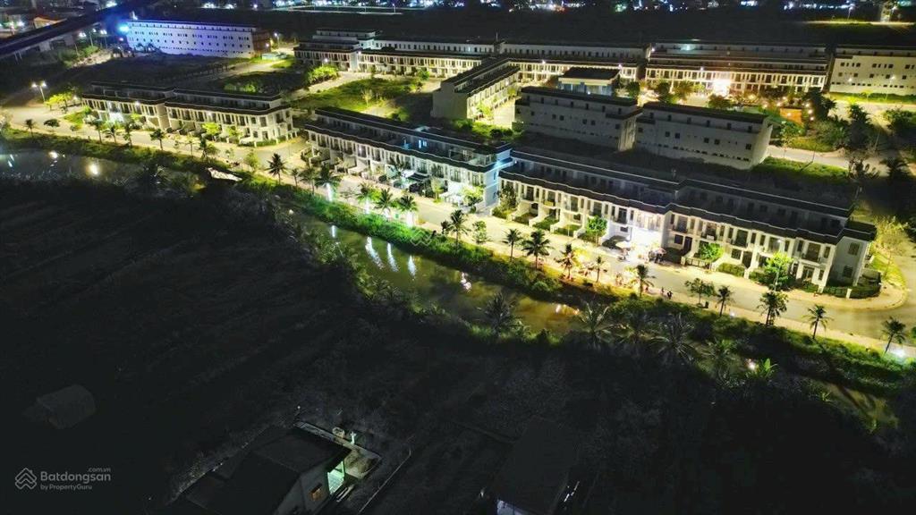 Cần bán căn nhà mặt tiền 52m khu the sol city. giá 4tỷ3 (thương lượng)  0931 112 *** ngân