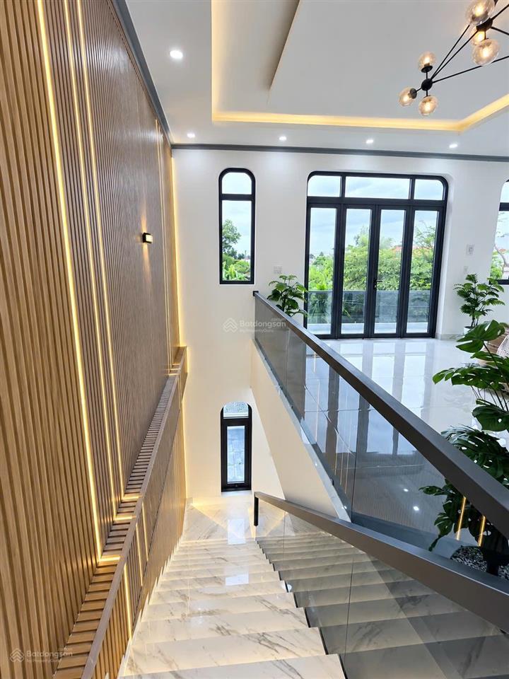Cần bán căn góc biệt thự ngay kdc mỹ lộc 140m2. giá 4ty890 (thương lượng)  0931 112 *** ngân