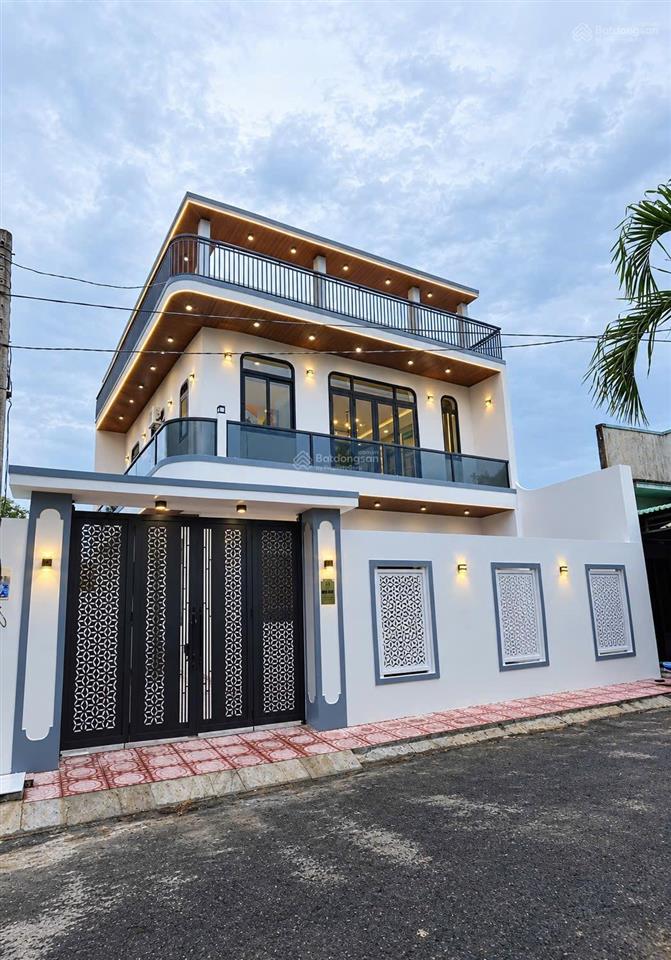 Cần bán căn góc biệt thự ngay kdc mỹ lộc 140m2. giá 4ty890 (thương lượng)  0931 112 *** ngân