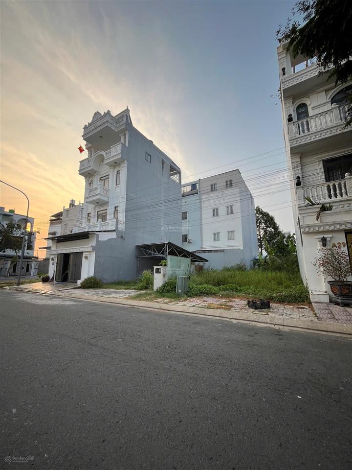 Cần bán lô đất khu năm sao 97,5m2 giá 2ty650 (thương lượng)  0931 112 *** ngân
