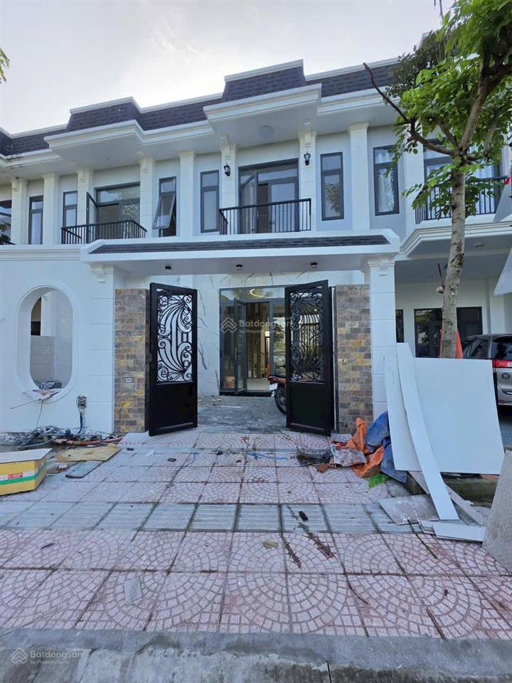 Cần bán căn nhà tại kđt thesol city 106m2 giá 3ty950 (thương lượng)  0931 112 ***