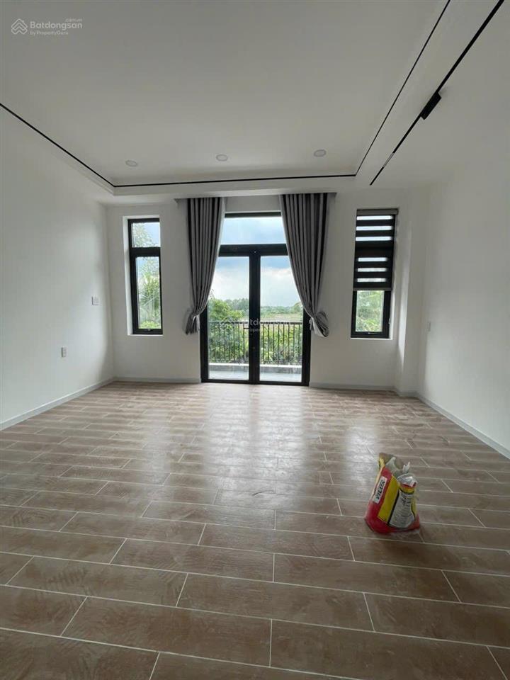 Cần bán căn nhà tại kđt thesol city 106m2 giá 3ty950 (thương lượng)  0931 112 ***
