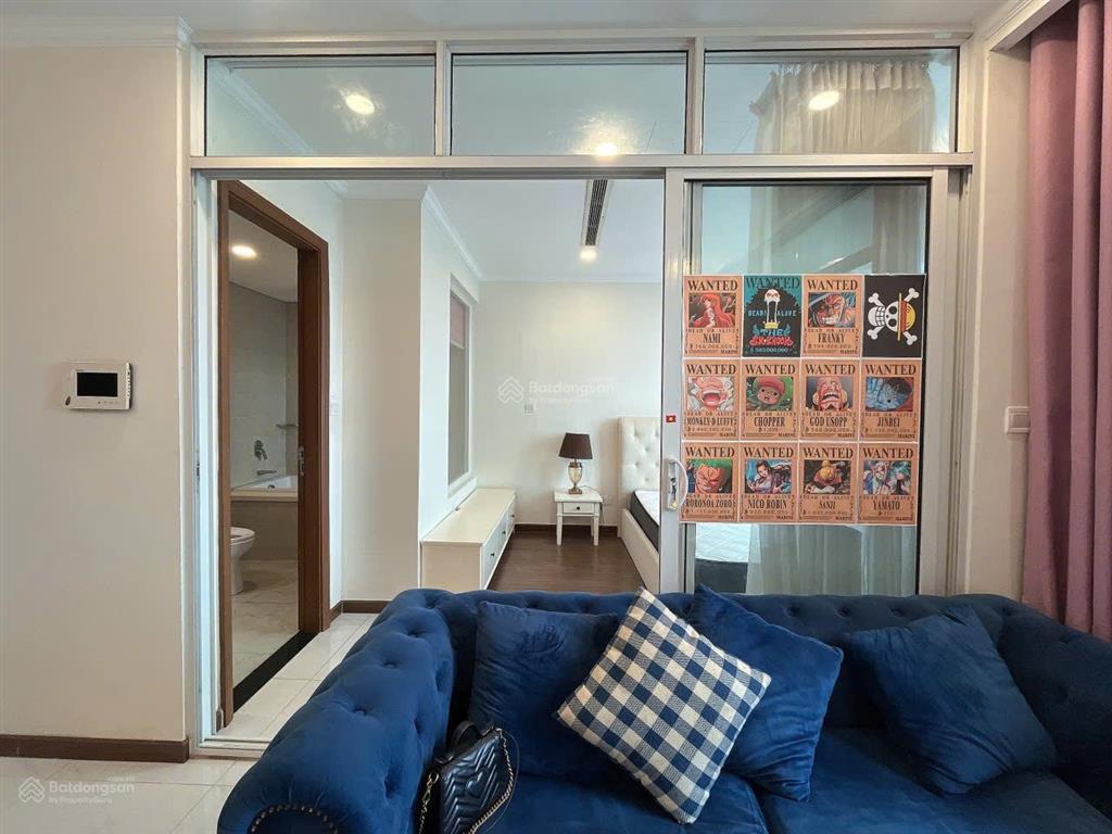 Chính chủ bán căn hộ vinhomes central park 2pn full nội thất (view bitexco, có sẵn hđ thuê)