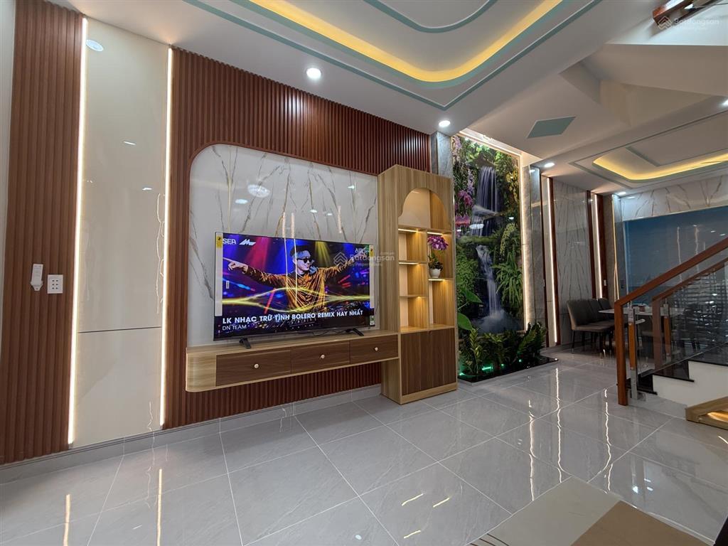 Nhà 4 tầng lầu mới giá quá tốt cho quý khách sở hữu ạh.