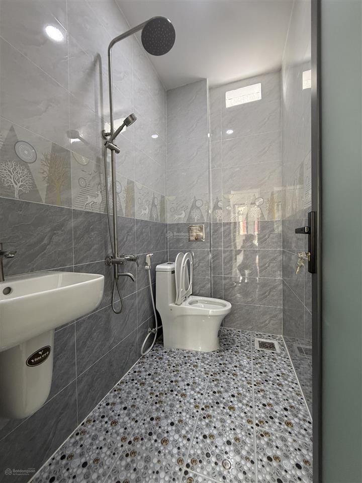 Nhà 4 tầng lầu mới giá quá tốt cho quý khách sở hữu ạh.