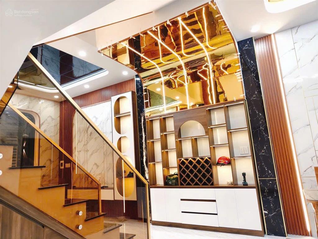 Nhà 4 tầng lầu mới 100% 74m². tỉnh lộ 43 giá tốt chính chủ cần bán.