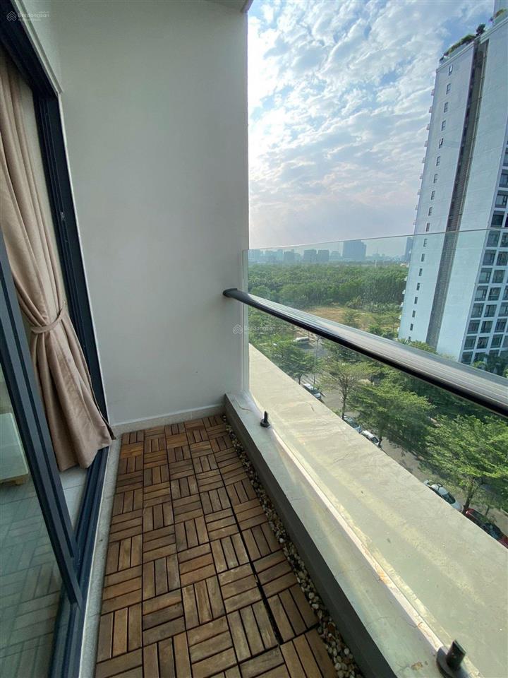 Bán căn hộ chung cư new city thủ thiêm 1pn có ban công view mát , giá tốt nhất thị trường .