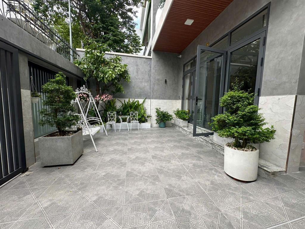 Chính chủ bán biệt thự nội bộ 101 nguyễn chí thanh dt 8x20m q5 giá hơn 30 tỷ