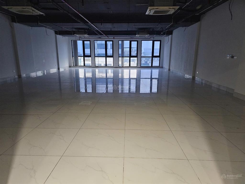 Cho thuê văn phòng 526  528 nguyễn văn cừ, phường bồ đề, hà nội