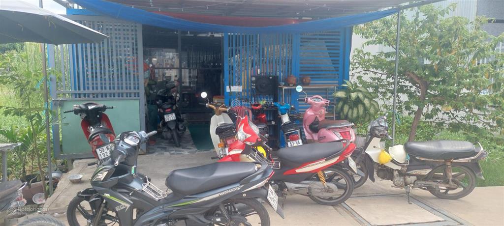 Cần bán gấp căn nhà chính chủ 5x20m, nhà 1 tầng có sân thượng, hẻm xe hơi.