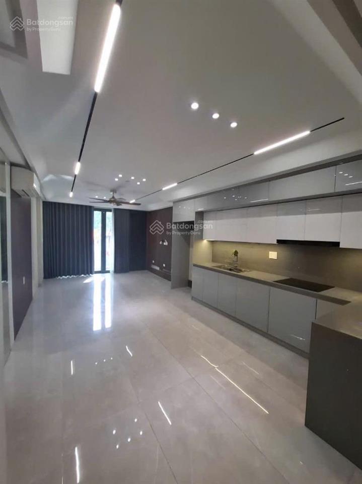 Nhà mới 6 tầng  hồng tiến  ngõ thông  gara ô tô  cách mặt phố chỉ 30m.