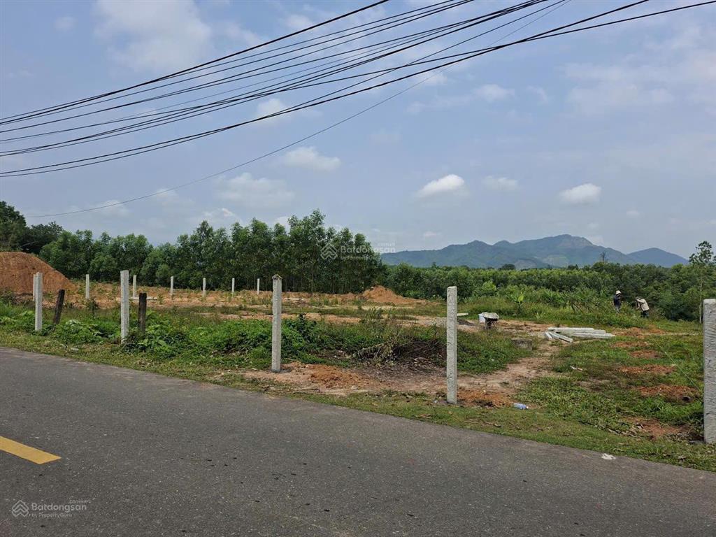 Cho thuê khu đất hơn 4.000m² gồm nhà mới xây, 1.200m² đất bằng phẳng và ao cá 2.300m² tại hòa nhơn