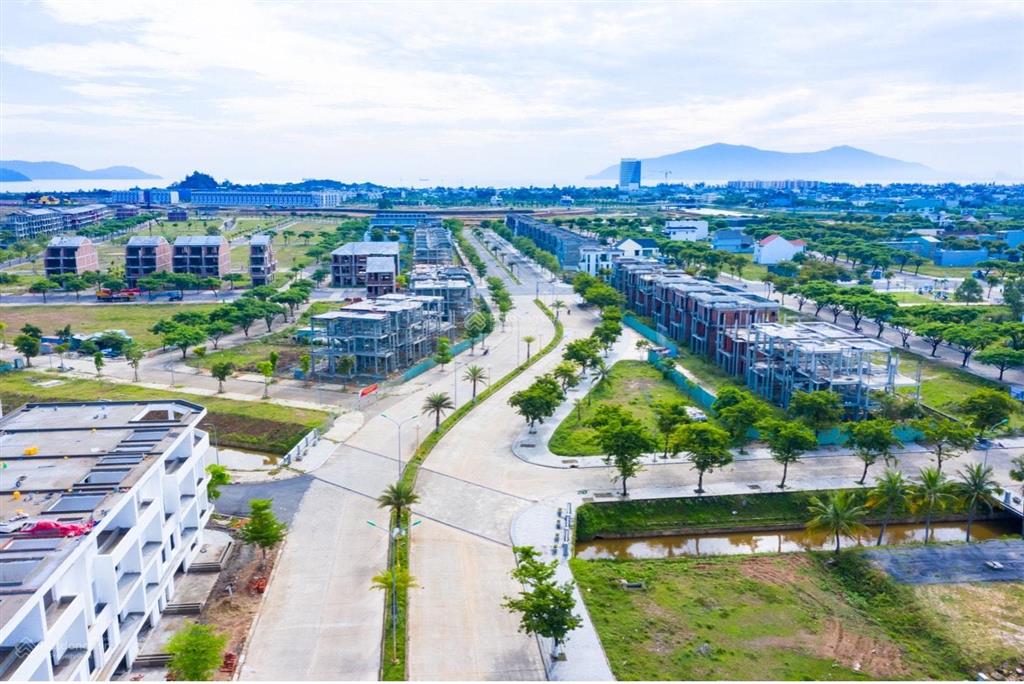 Cho thuê đất golden hills, a3, đối diện kênh
