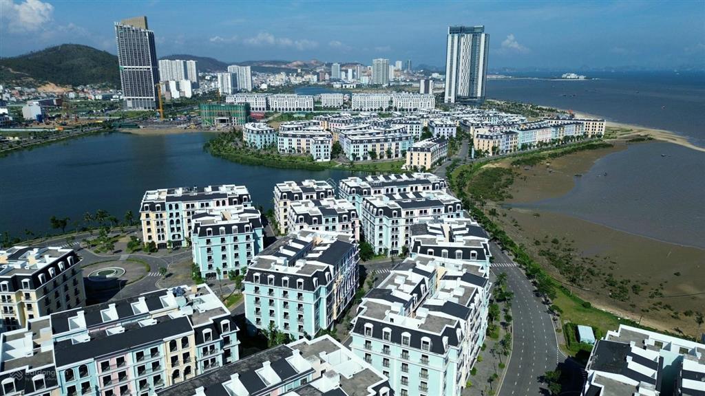 Bán nhanh liền kề hướng nam, 6 tầng hướng biển aqua city hạ long