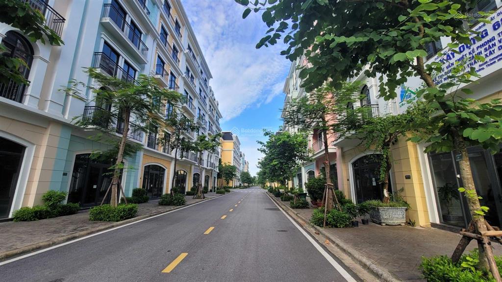 [ gấp !! ] bán lô góc aquacity hạ long 135m2  11.6 tỷ