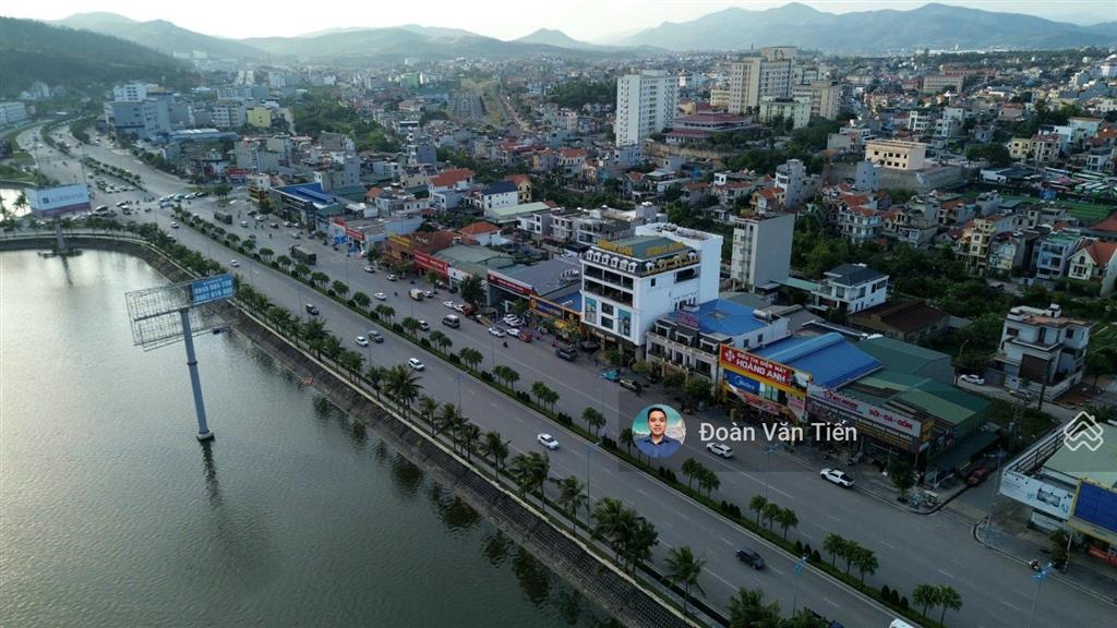 Bán lô 520m2mặt tiền 20m mặt hồ ngã tư ao cá giá 66 tỷ