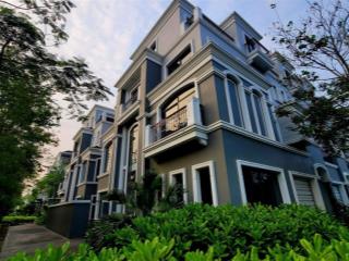 Bán lô góc grand bay đường to, 166m2 hướng đông nam
