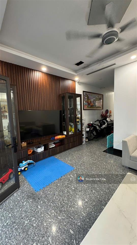 Bán nhà 83m2  6 tầng  8 pn  gần chung cư sky m pháp lý chuẩn
