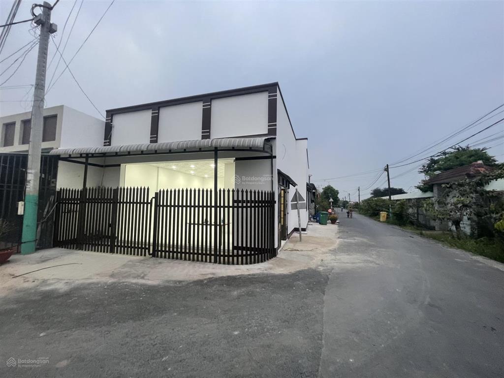 Nhà 2 mặt tiền, 124m2, 3 phòng ngủ, 1 phòng khách, 1 phòng bếp