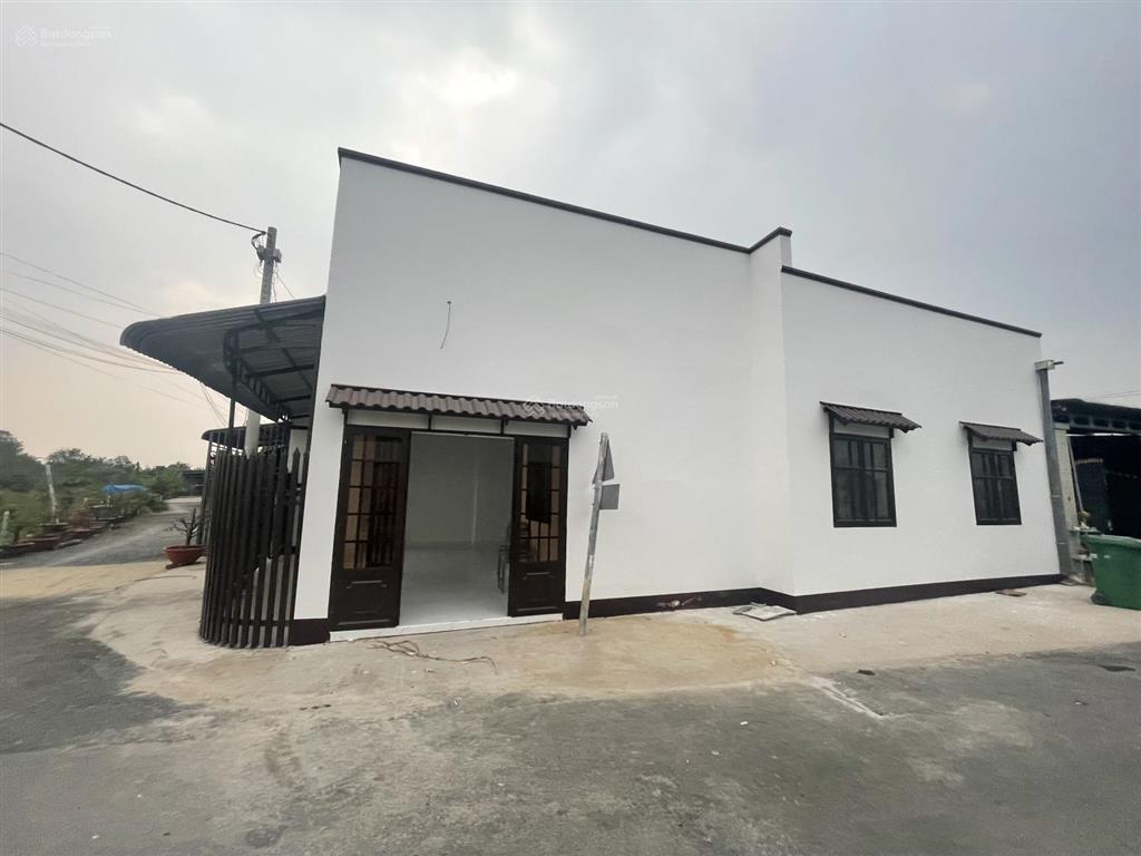 Nhà 2 mặt tiền, 124m2, 3 phòng ngủ, 1 phòng khách, 1 phòng bếp