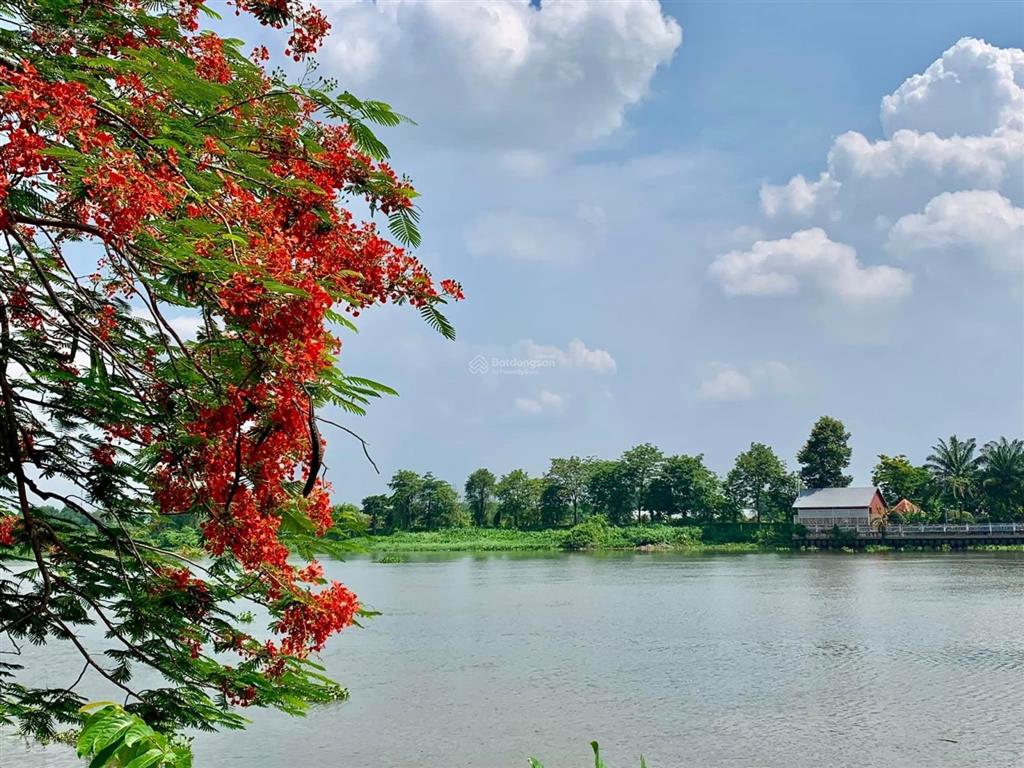 Bán villa đơn lập sài gòn tuyết anh riverside 230m sân vườn 3 mặt 7,6 tỷ
