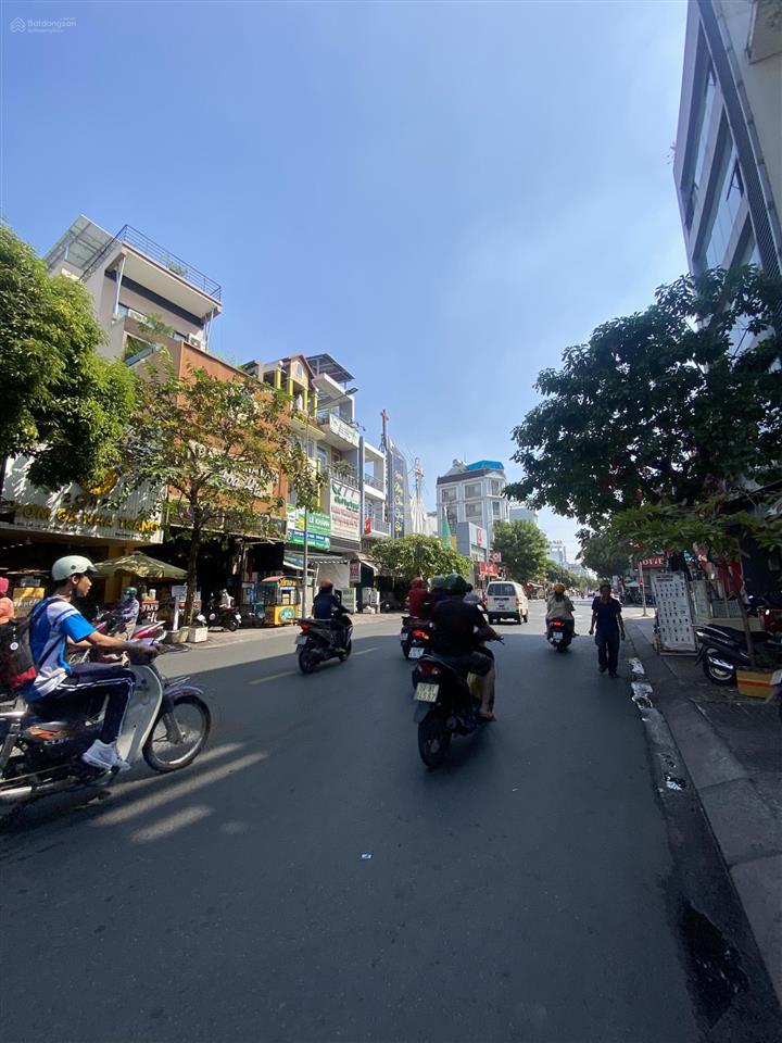 Cần tiền bán gấp mtkd văn cao ngay trường gtvt3 ngang 6.4m dài 12.5m