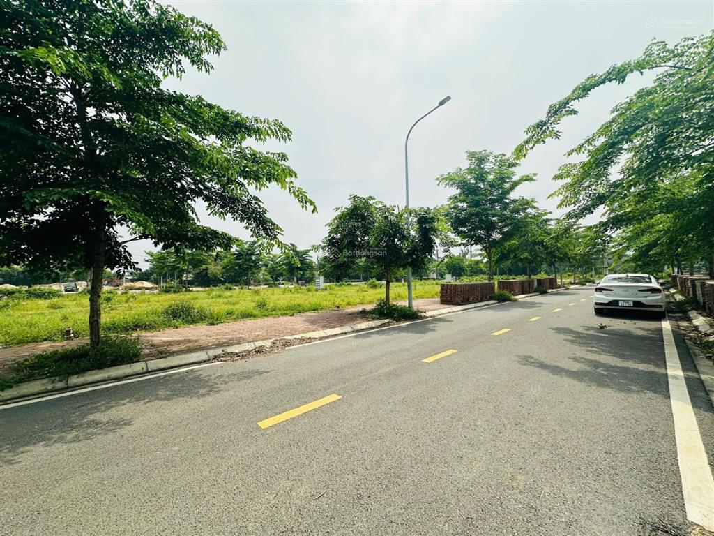 126,9m2, mt 9m đất đấu giá tân xã. giáp khu công nghệ cao. giá chỉ hơn 8 tỷ