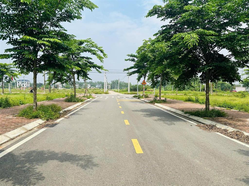 126,9m2, mt 9m đất đấu giá tân xã. giáp khu công nghệ cao. giá chỉ hơn 8 tỷ