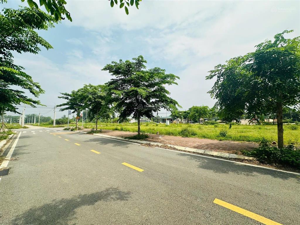 126,9m2, mt 9m đất đấu giá tân xã. giáp khu công nghệ cao. giá chỉ hơn 8 tỷ