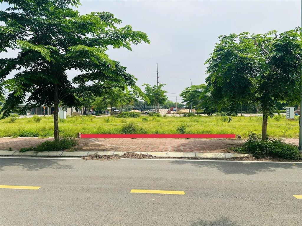 126,9m2, mt 9m đất đấu giá tân xã. giáp khu công nghệ cao. giá chỉ hơn 8 tỷ
